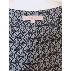 LOFT Tops - ❗️SALE❗️Loft Patterned Long Sleeve Blouse Size M LOFT Tops - ❗️SALE❗️Loft Patterned Long Sleeve Blouse Size M
